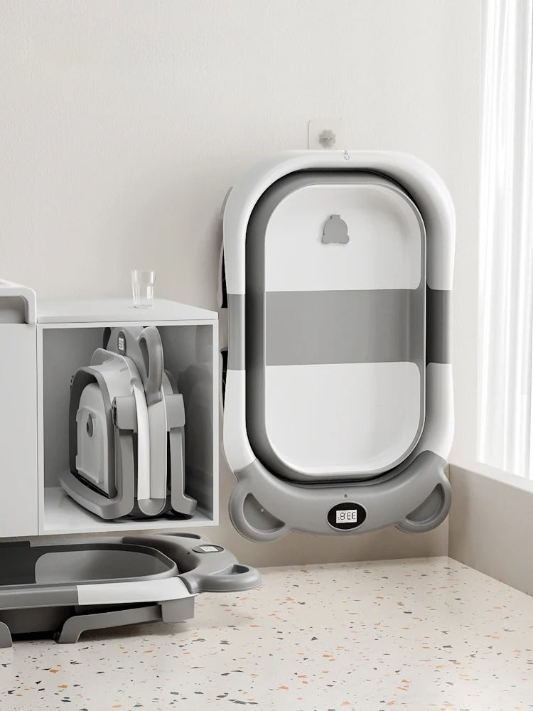 Baignoire ultra pratique car gain de place non négligeable avec 2 façons différentes de la plier. TrÚs utile pour  vos déplacements et voyages