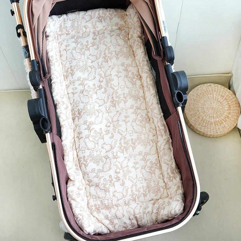 Coussin d'assise matelassé pour poussette bébé - confort absolu motif foret
