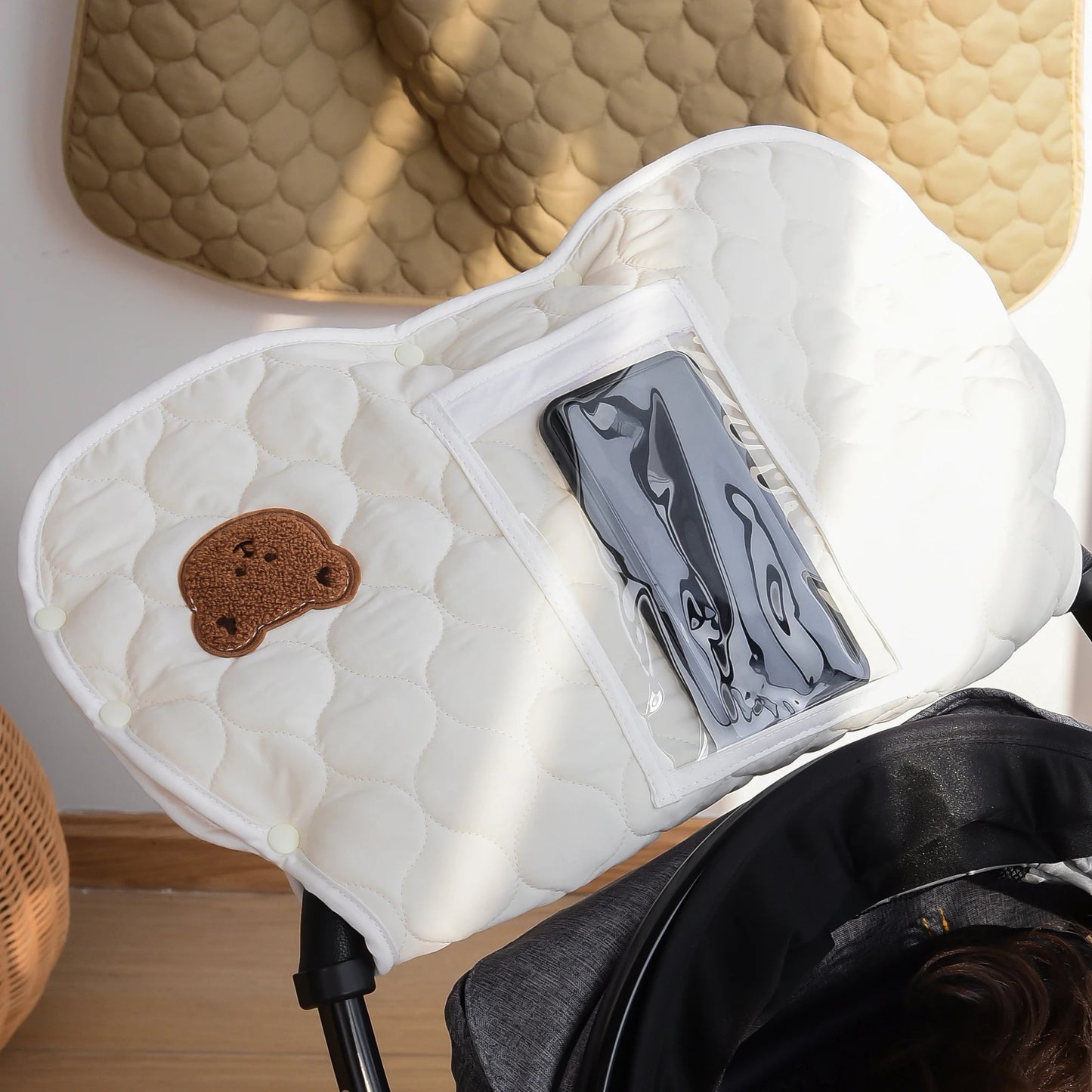 Gant poussette avec fenĂȘtre tactile pour smartphone couleur blanc