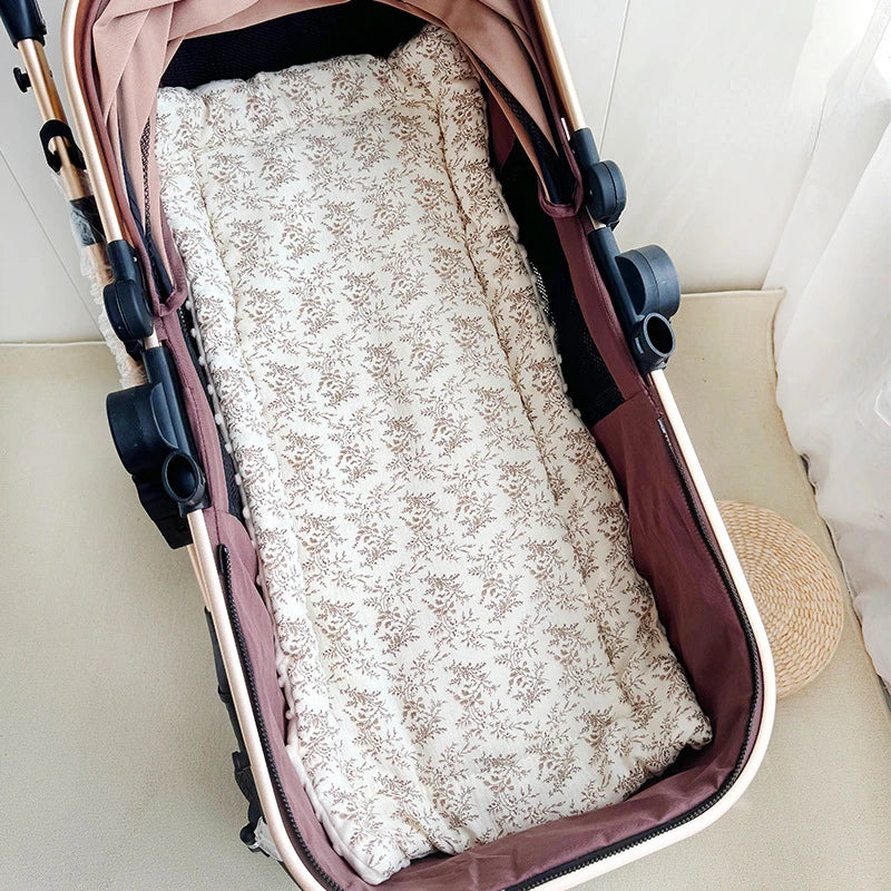 Matelas bébé poussette anti -transpiration - tissu respirant sur le thÚme hibiscus