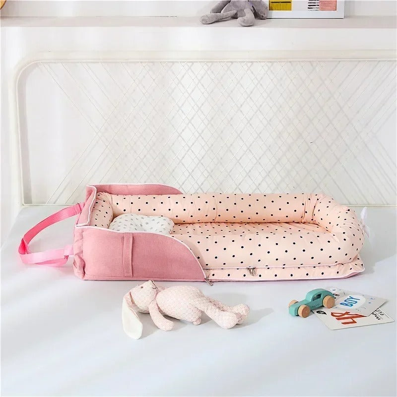 Nid bébé de voyage cosy offrant  un confort optimal