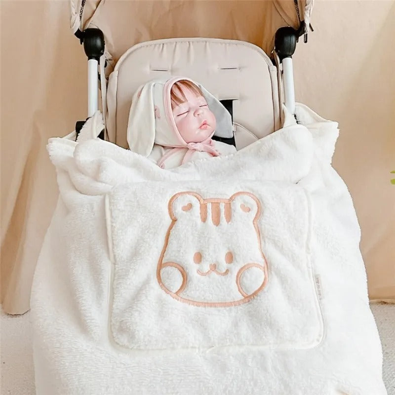 Couverture hiver pour bébé soit accrochée à la poussette ou en porte  bébé ou bien en simple couverture