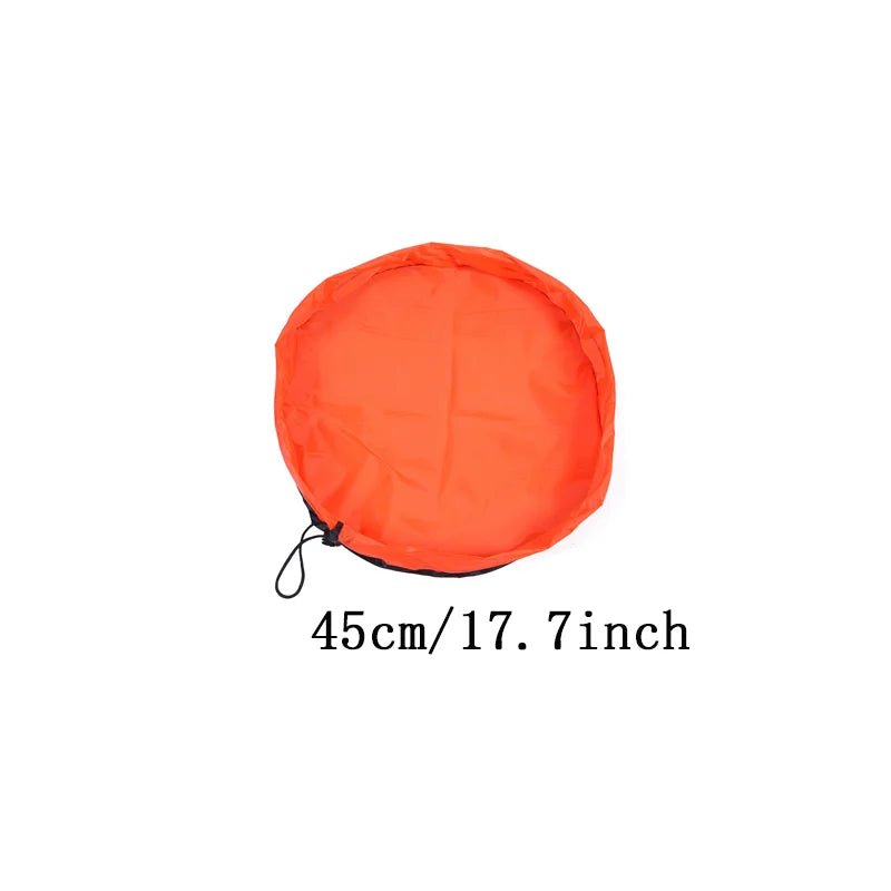 Sac à jouets de plus petite capacité  mais tout aussi pliable et pratique. Tapis de jeu 2 en 1 de couleur orange
