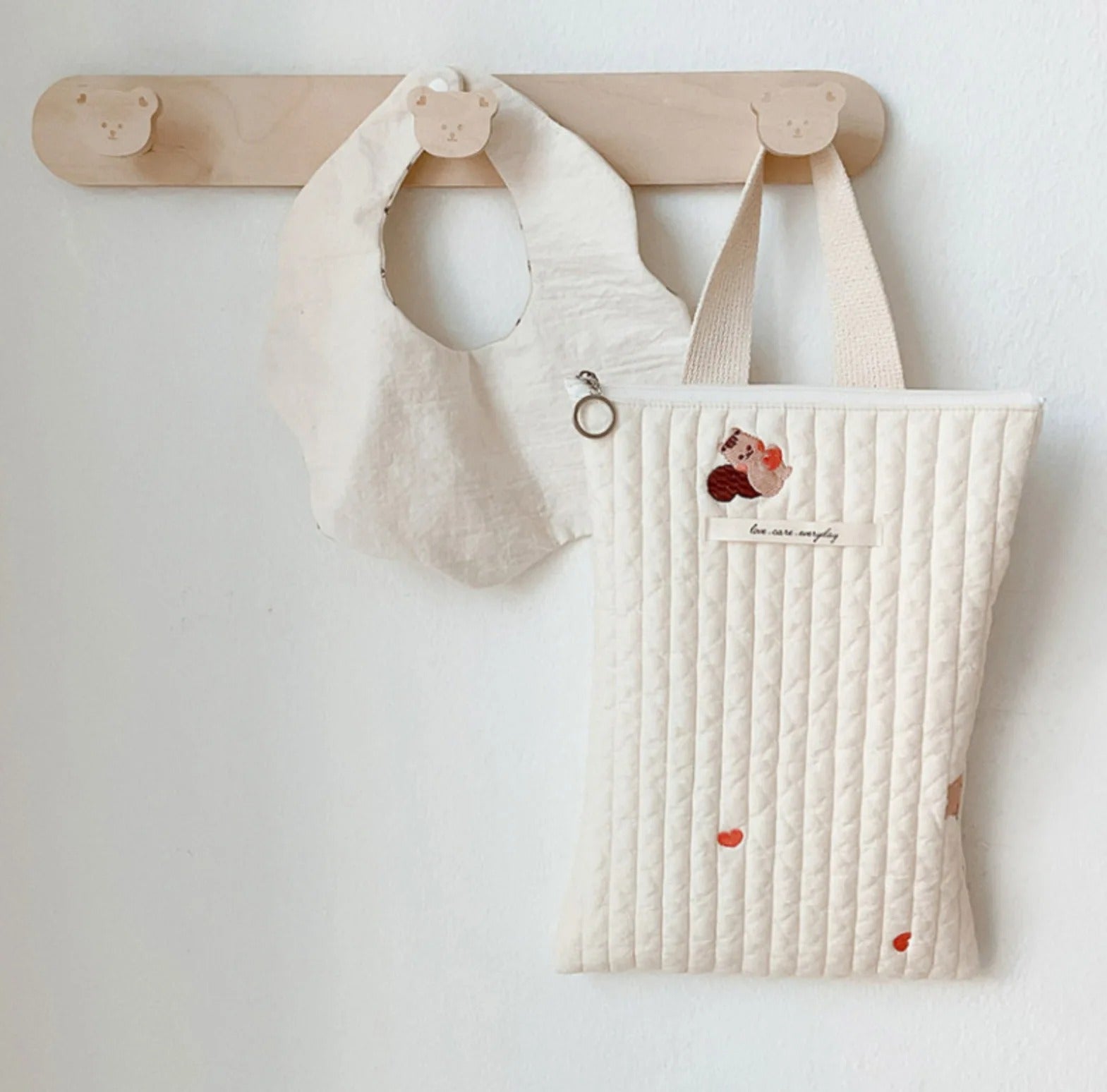 Sac de change de bébé pratique et  esthétique sur le thÚme de l'écureuil
