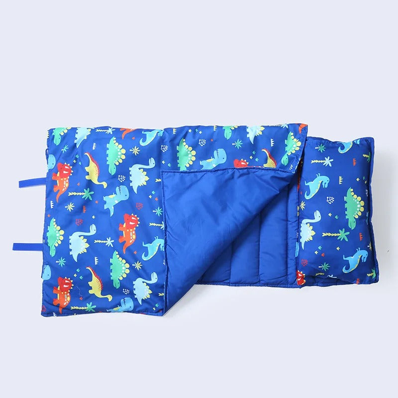 Tapis de sieste transportable avec coussin.