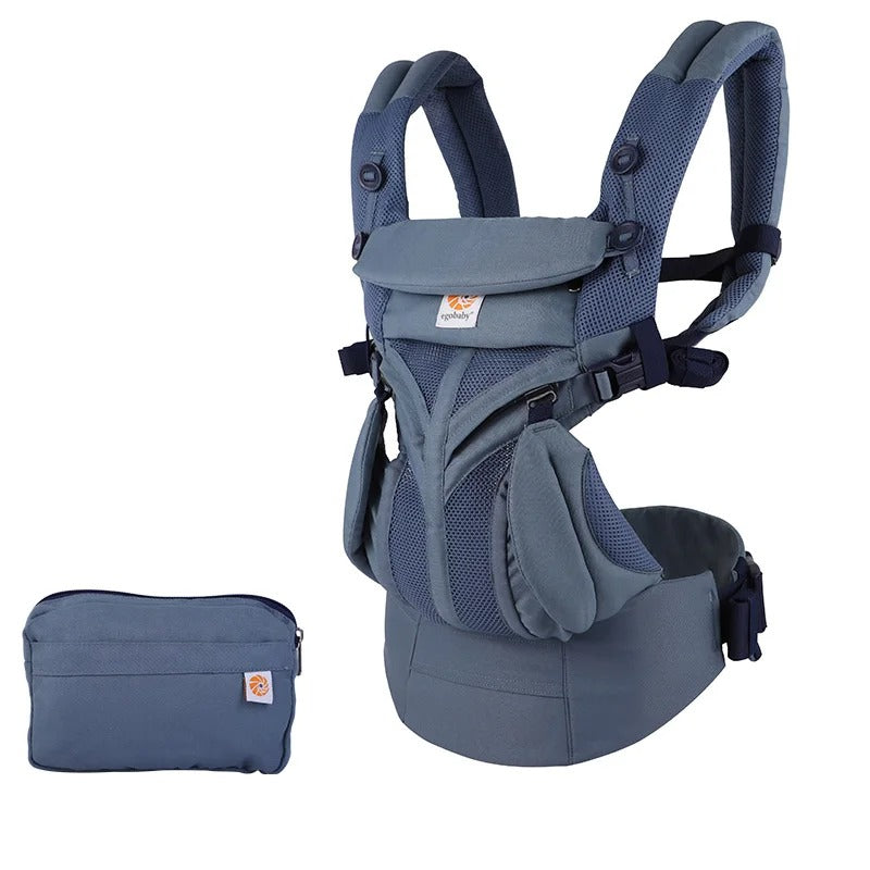 Porte-bébé Breathe Baby Bag plié et rangé dans sa housse de transport couleur bleu