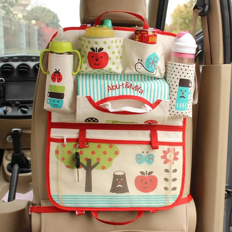 Détail des compartiments d’un organisateur de voiture pour enfants